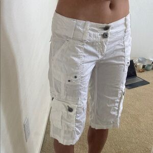Y2K Old Navy Women’s White Cargo Bermuda Shorts Low Rise
